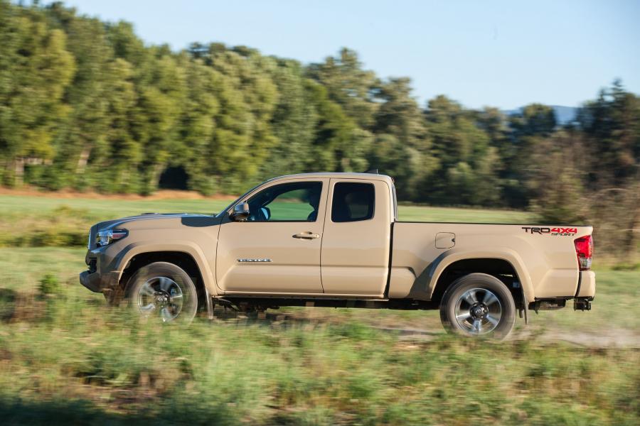  Toyota Tacoma TRD Sport Access Cab 2015 года  (NA) (фото 8 из 14)